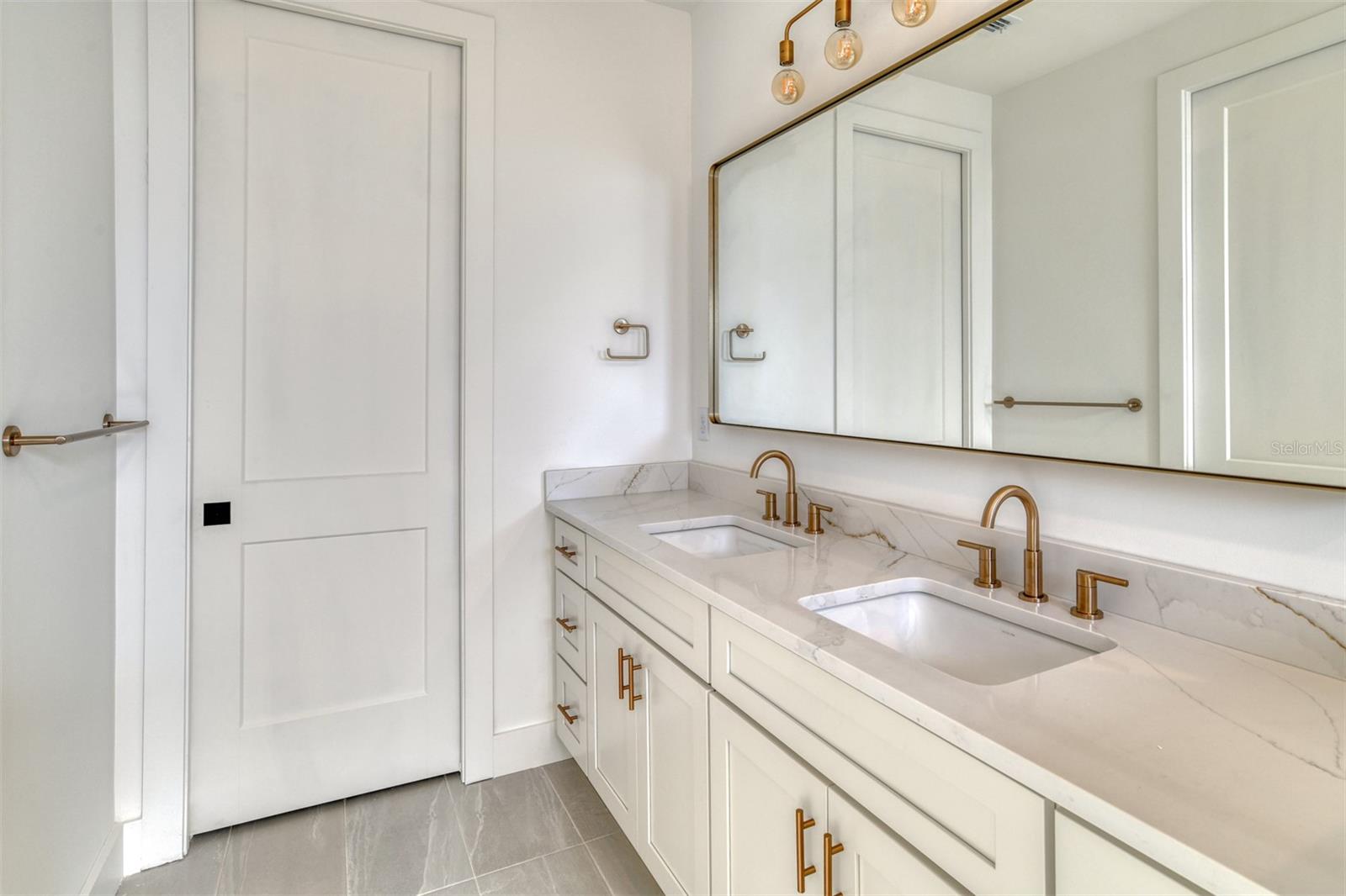 7 Sebastian Ave #d Property Photo 25