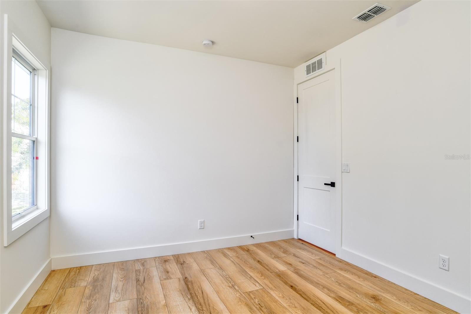 7 Sebastian Ave #d Property Photo 27