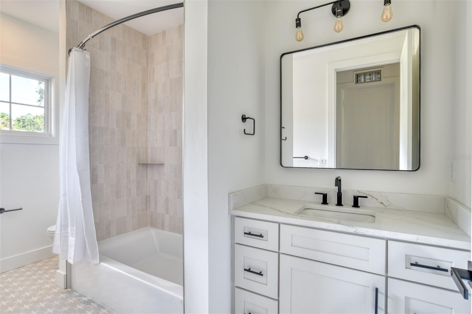 7 Sebastian Ave #d Property Photo 28