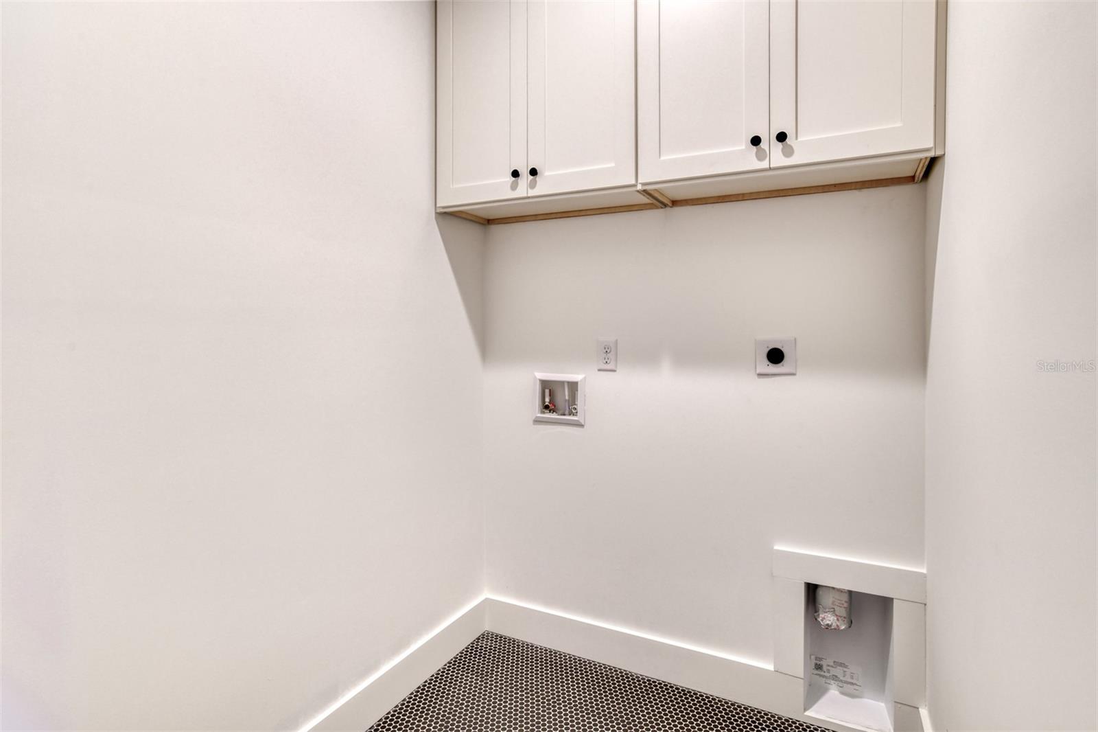 7 Sebastian Ave #d Property Photo 32