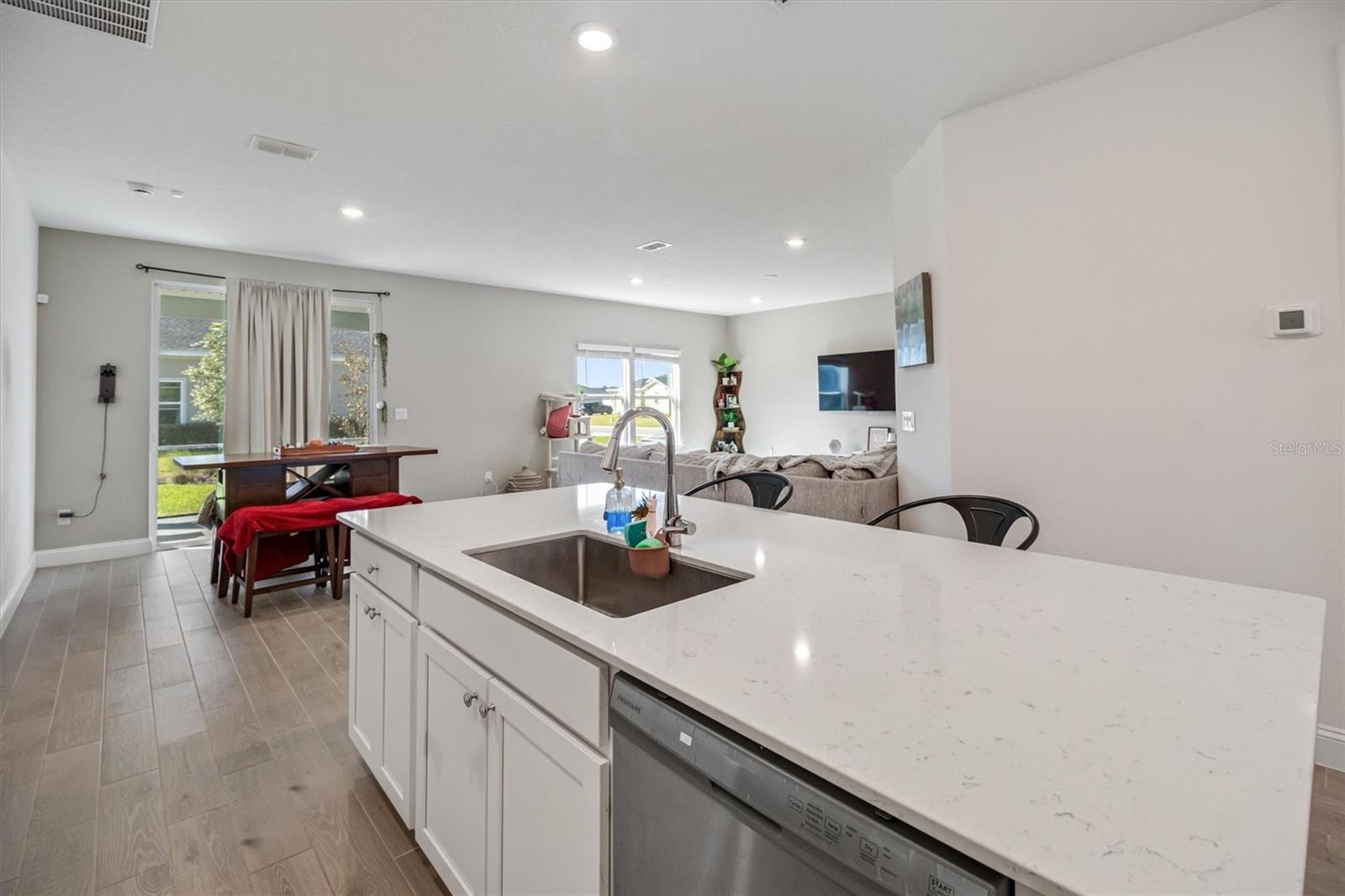 2170 Raglan Cir Property Photo 4