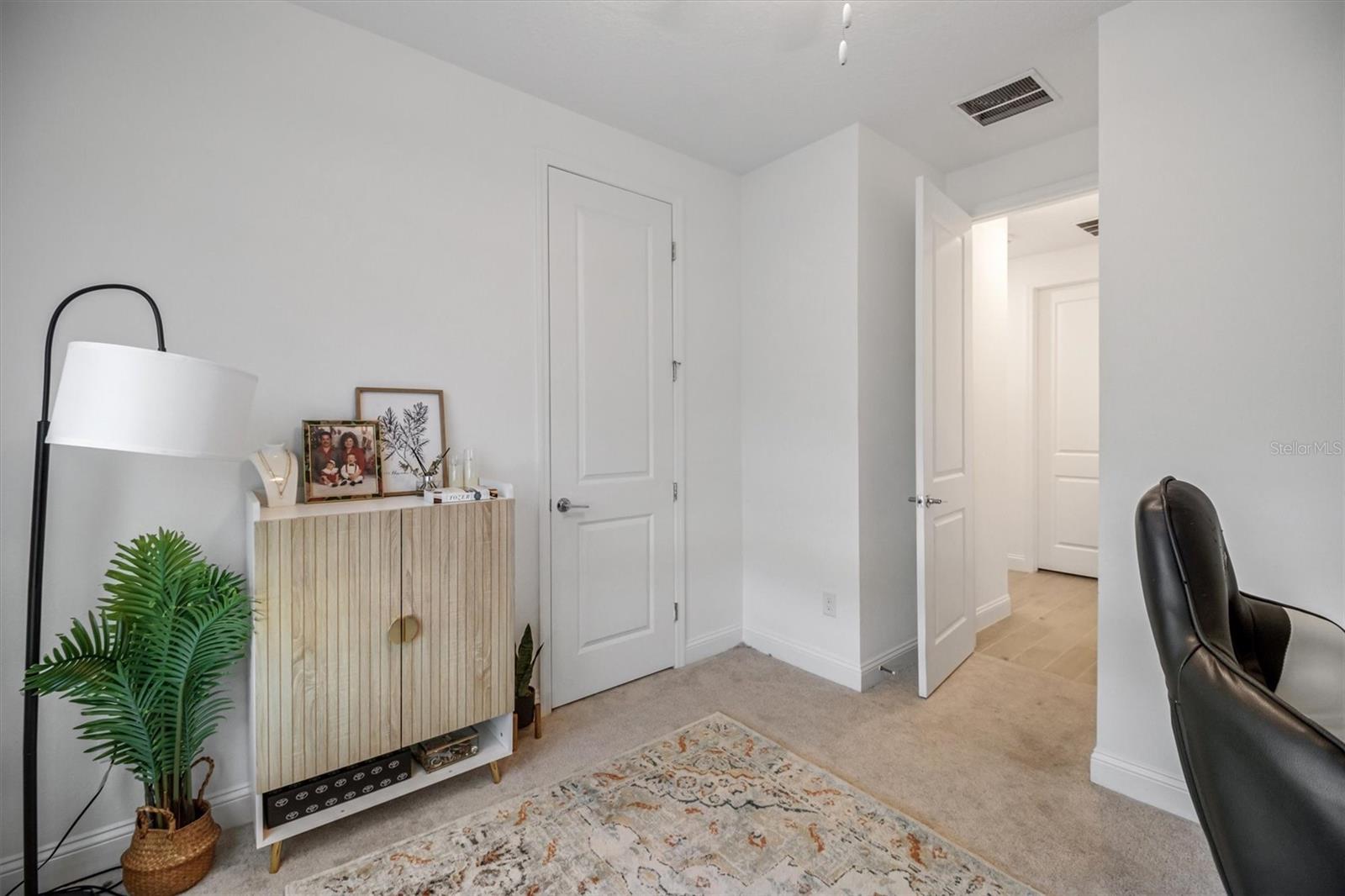 2170 Raglan Cir Property Photo 19