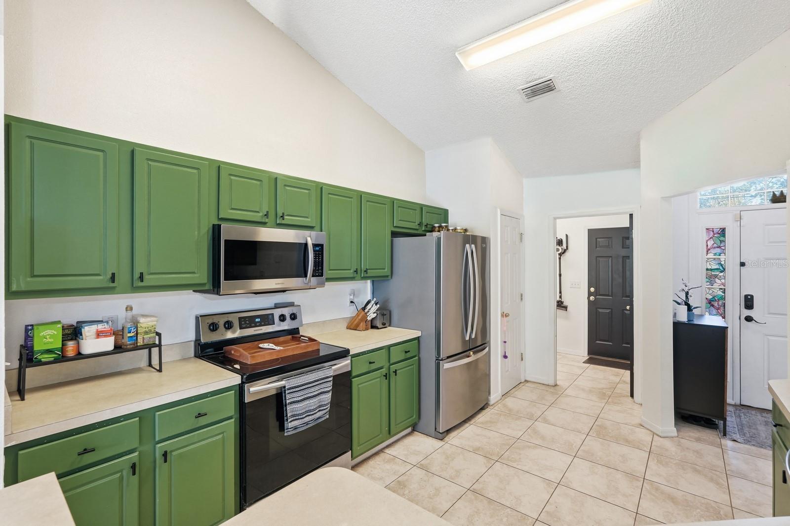 36 Lema Ln Property Photo 4