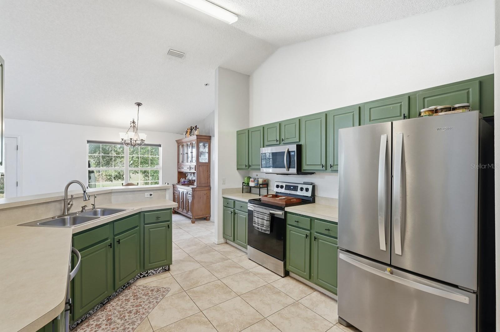 36 Lema Ln Property Photo 9