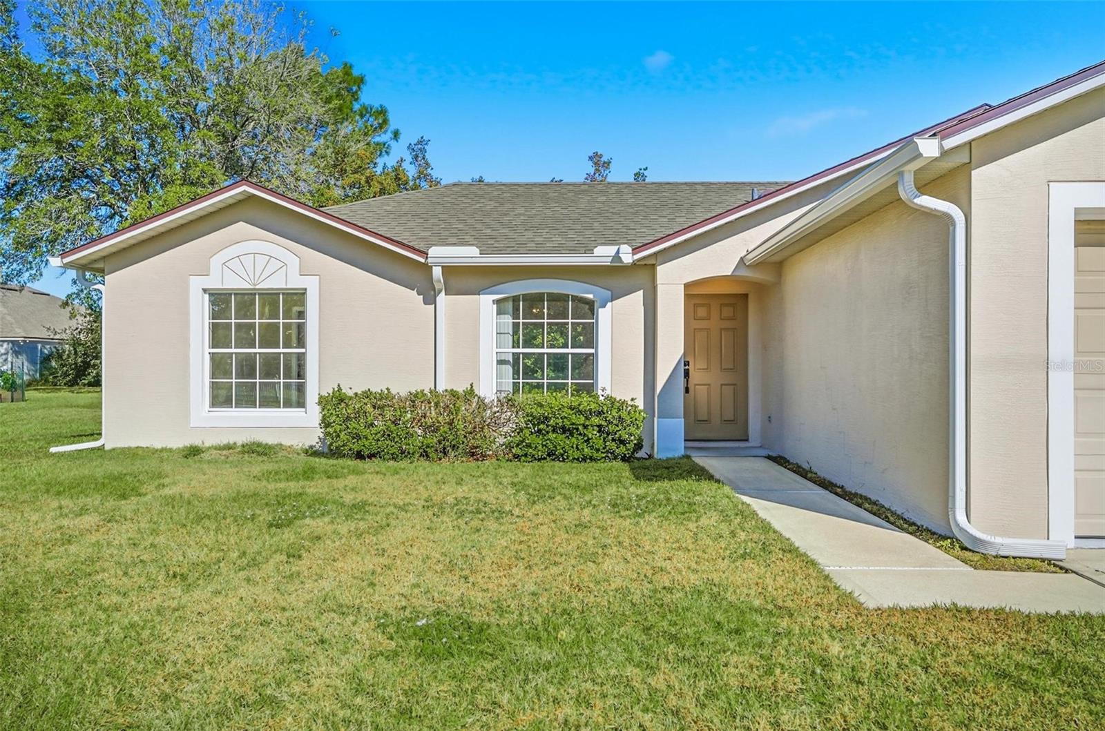 106 La Mancha Dr Property Photo 2