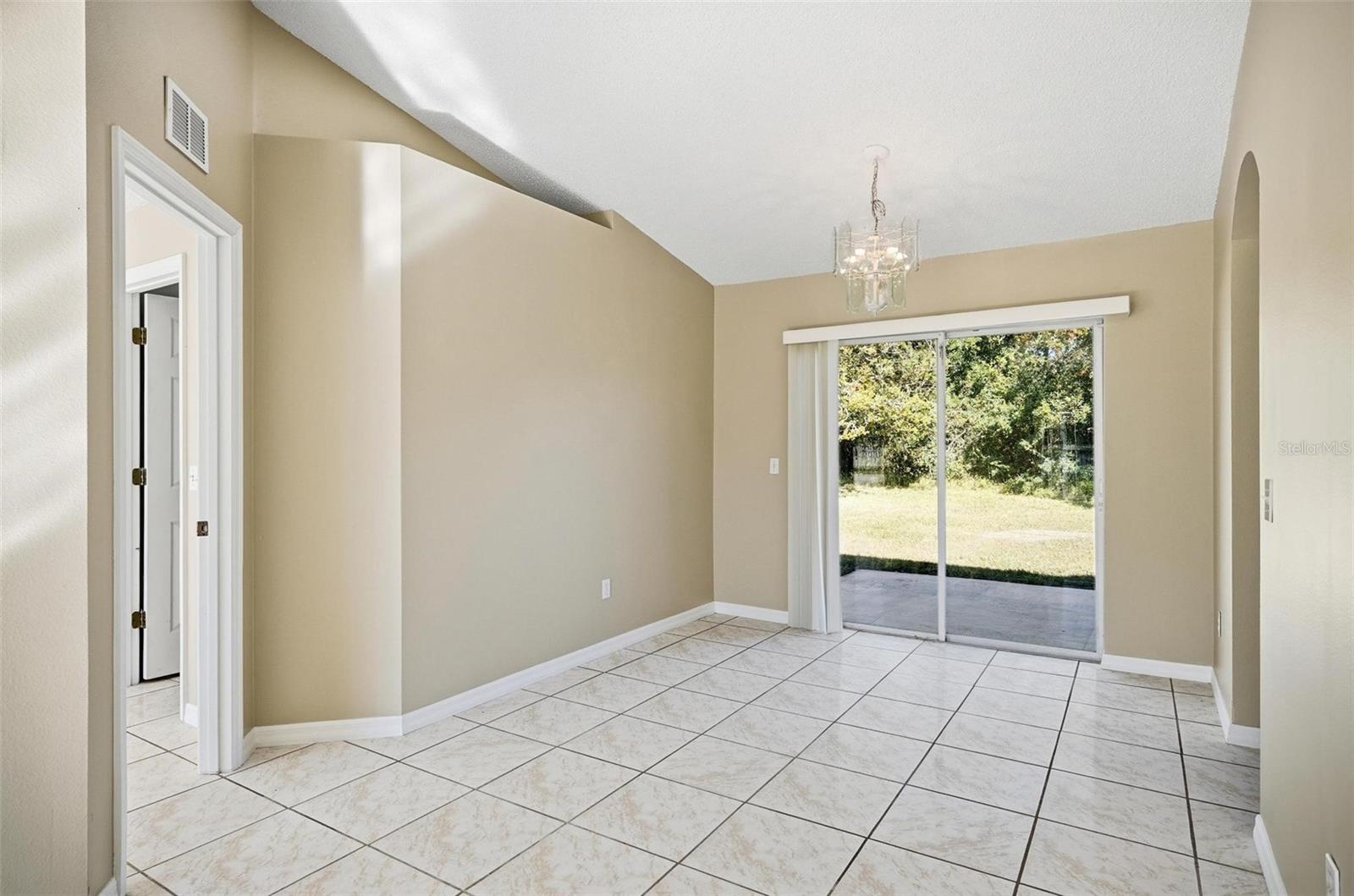 106 La Mancha Dr Property Photo 8