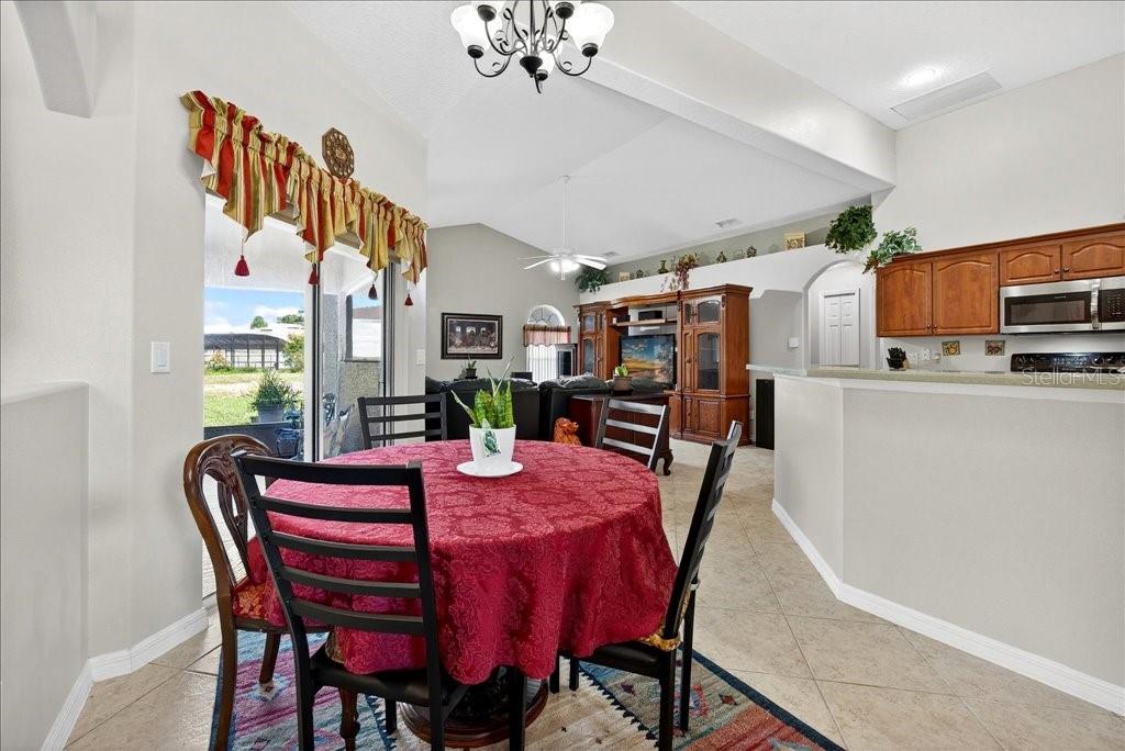 28 Fanshawe Ln Property Photo 11