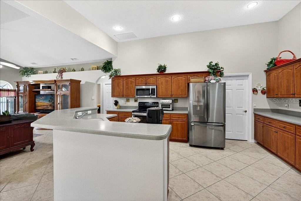 28 Fanshawe Ln Property Photo 15