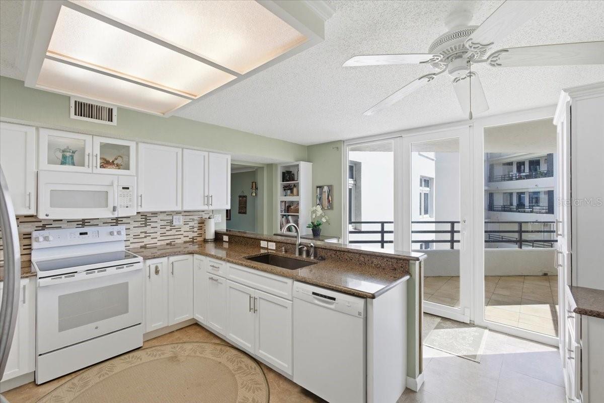 395 S Atlantic Ave #501 Property Photo 11