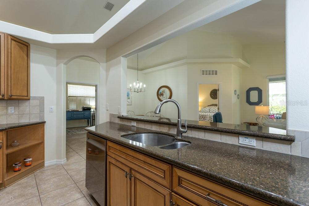 150 W Waterside Pkwy Property Photo 4
