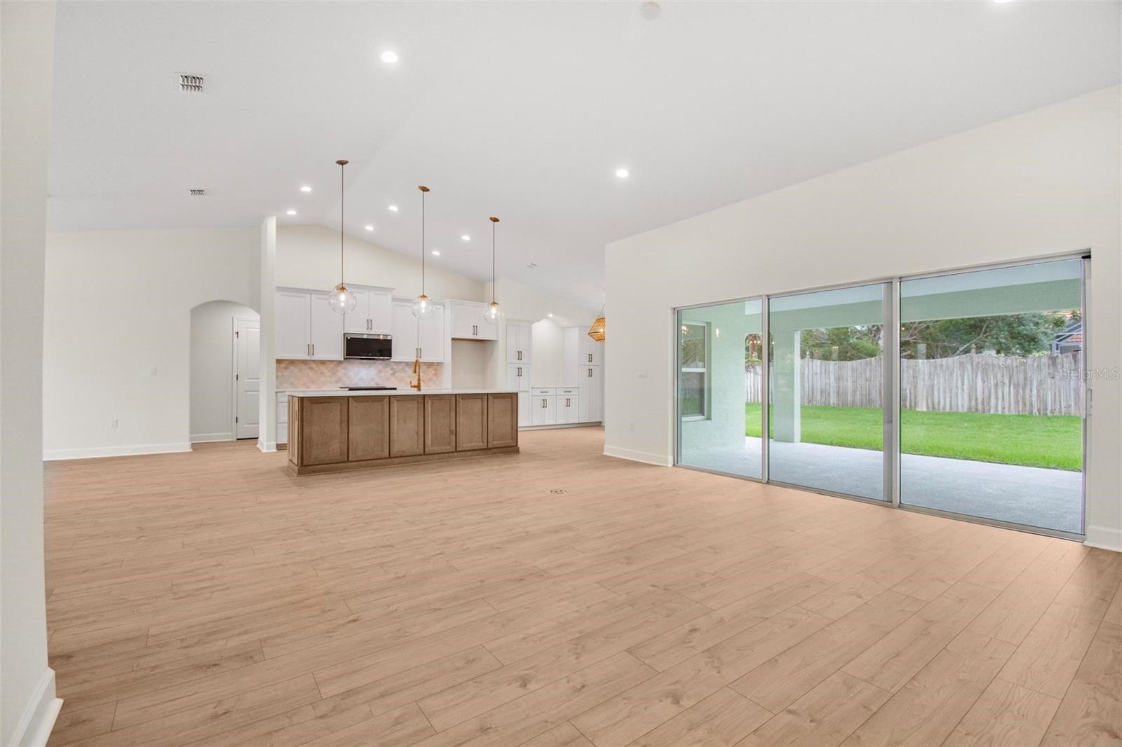 18 Central Pl Property Photo 14