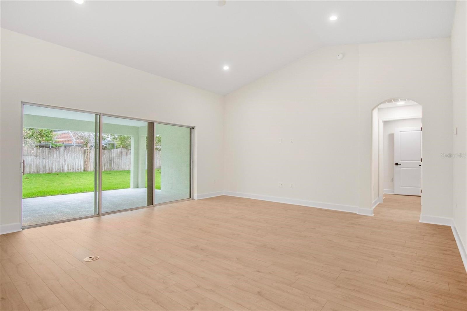 18 Central Pl Property Photo 15