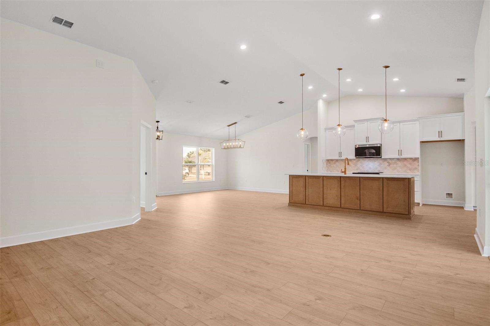 18 Central Pl Property Photo 16