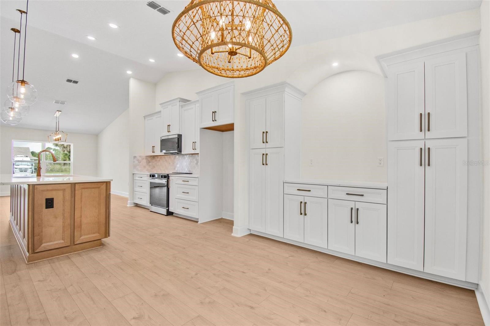 18 Central Pl Property Photo 19