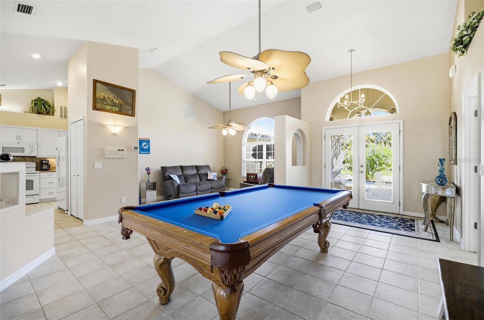 2 Cher Ct Property Photo 8