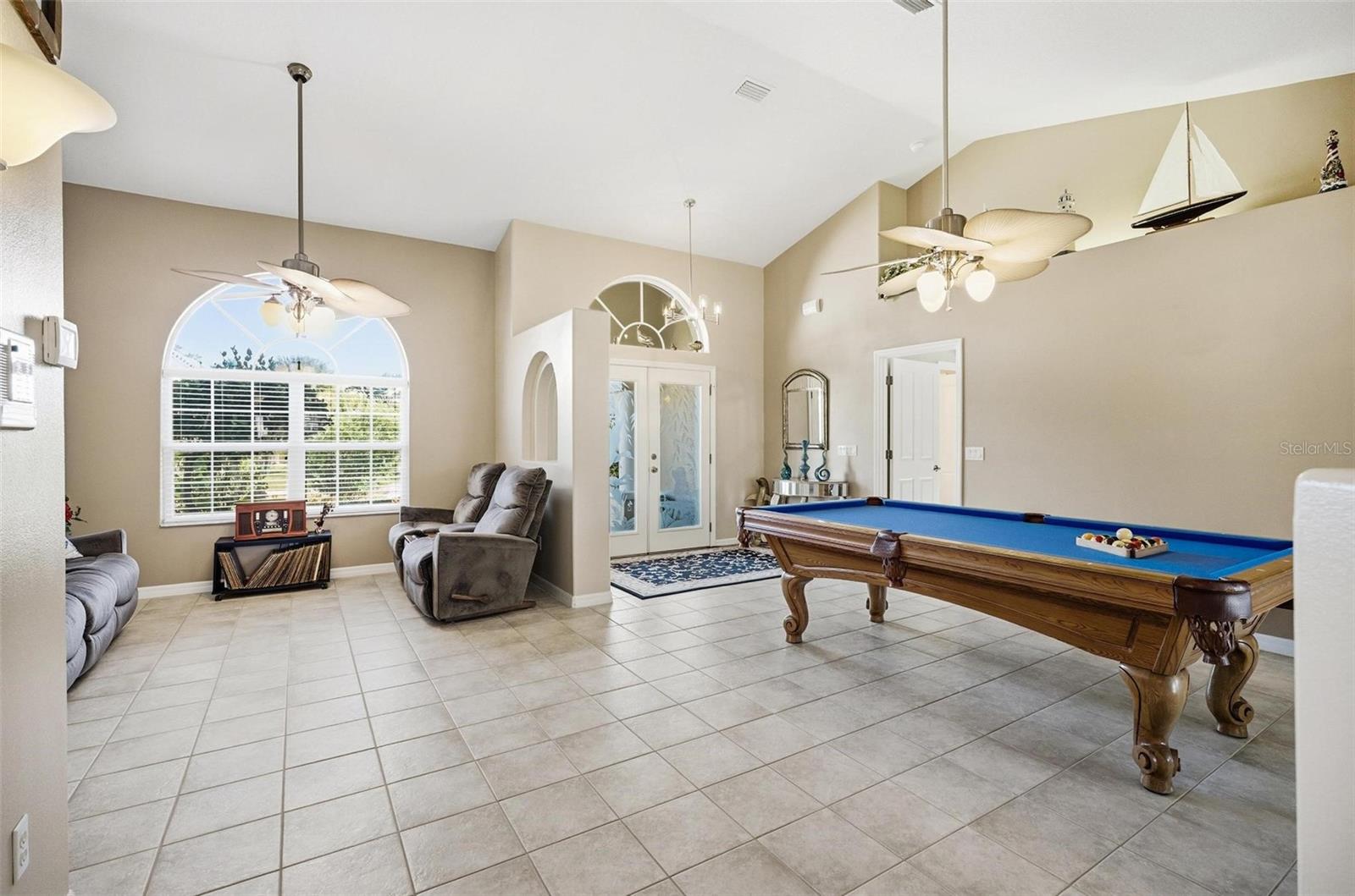 2 Cher Ct Property Photo 9