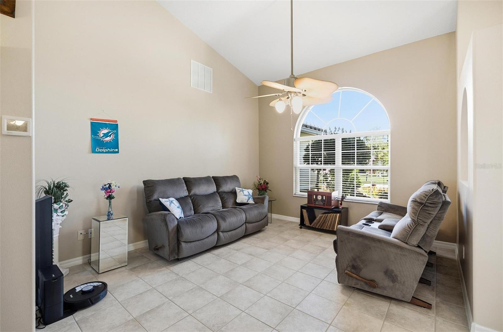2 Cher Ct Property Photo 10