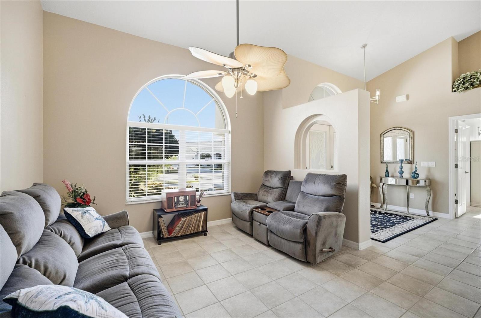 2 Cher Ct Property Photo 11