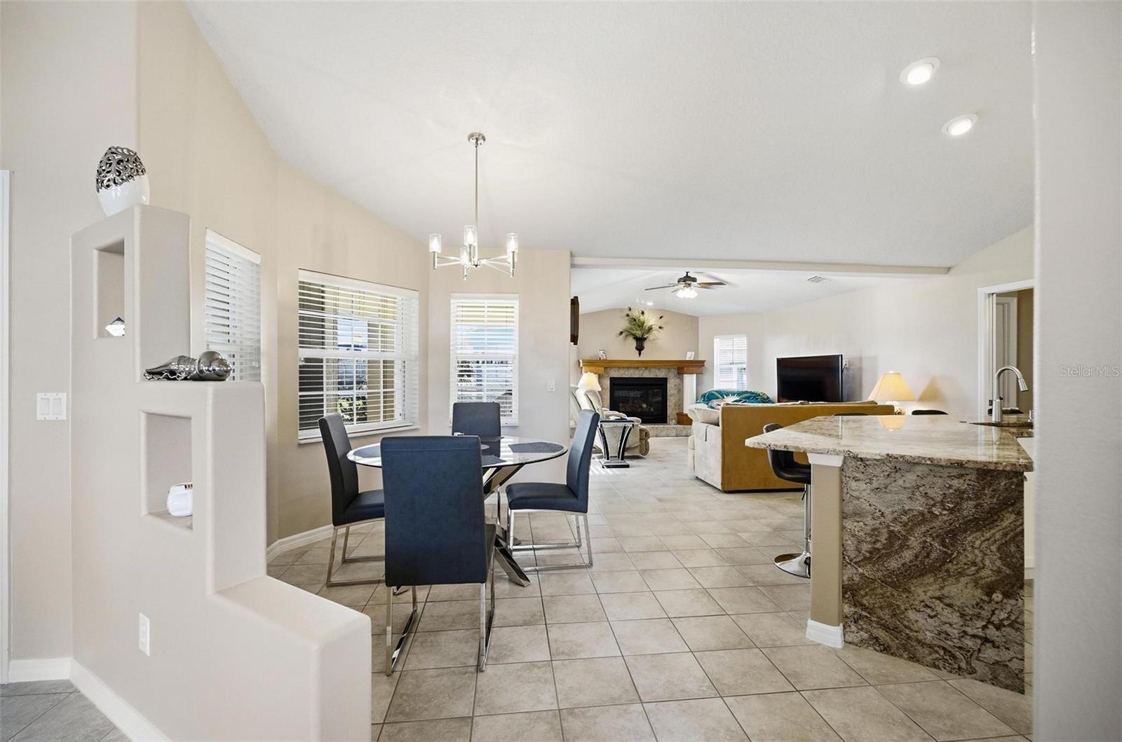 2 Cher Ct Property Photo 13