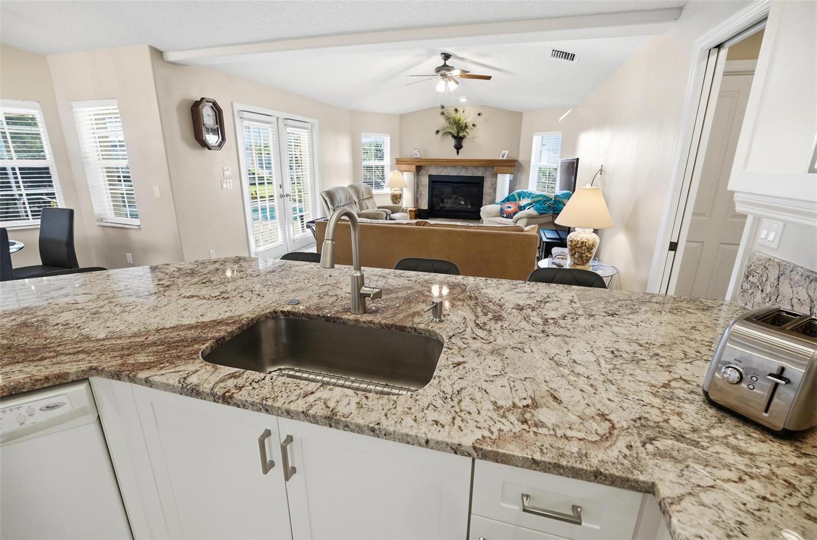 2 Cher Ct Property Photo 19