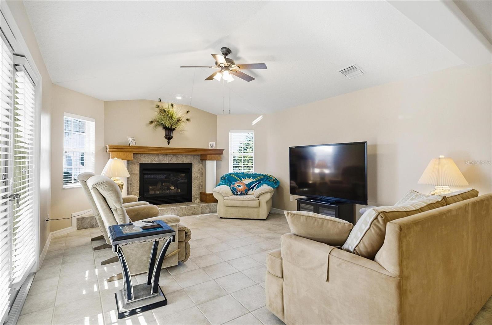 2 Cher Ct Property Photo 48