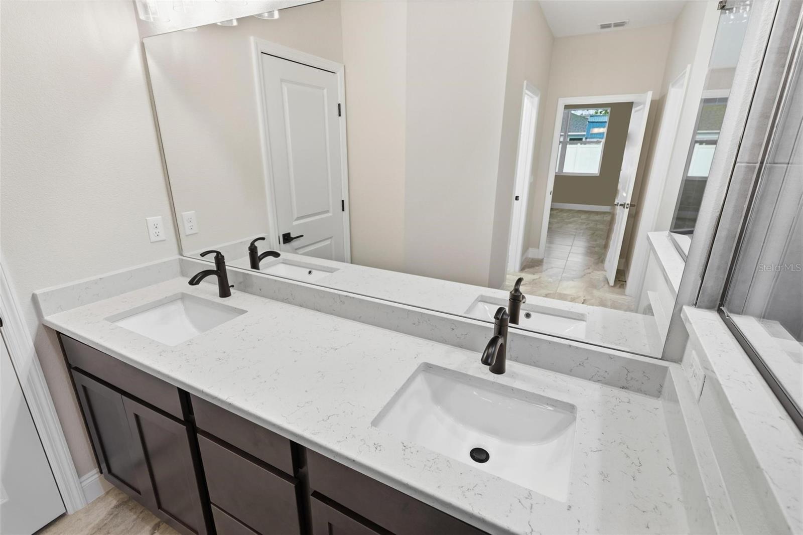 2 Biddle Pl Property Photo 42