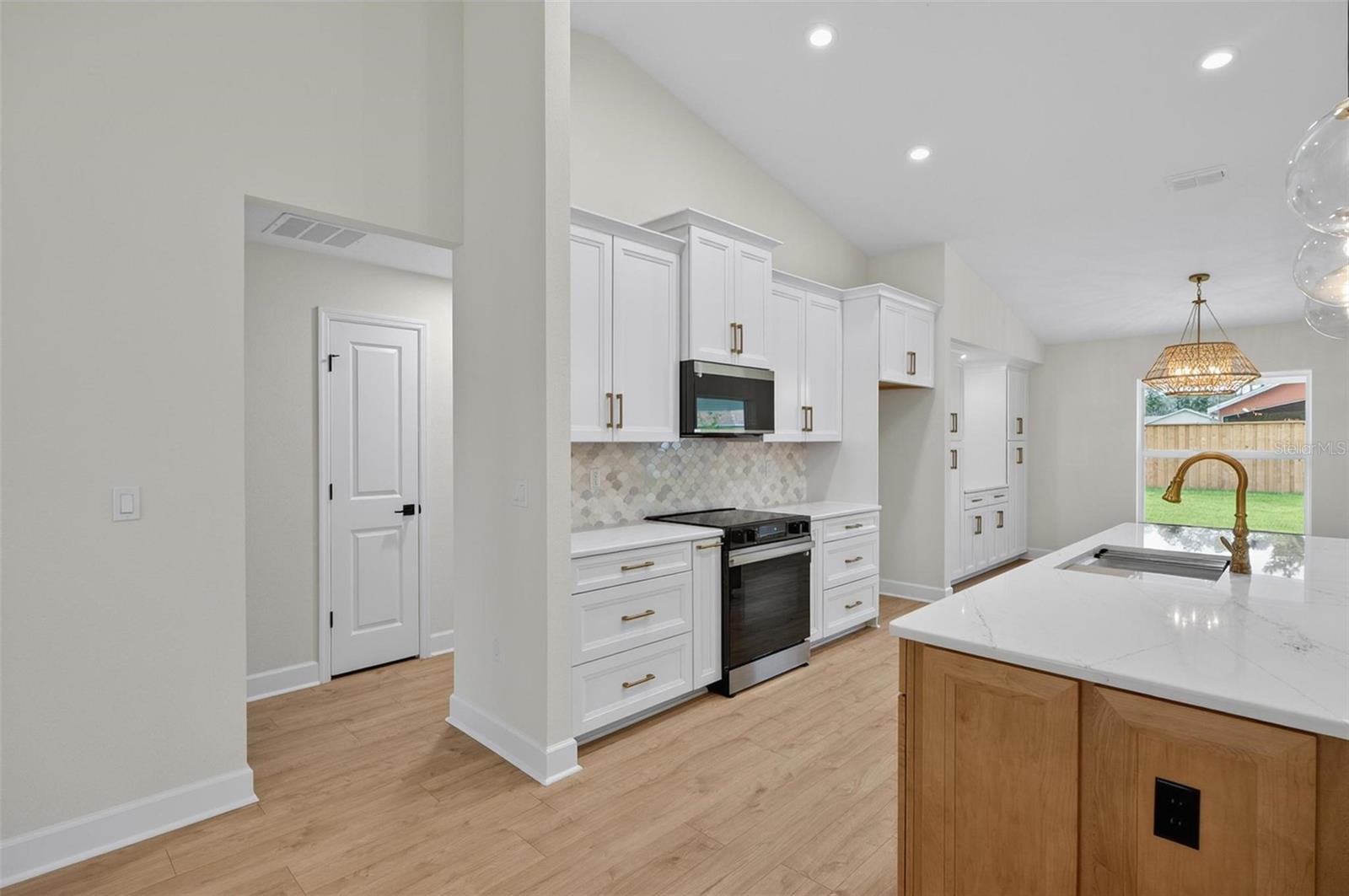 22 Eric Dr Property Photo 42