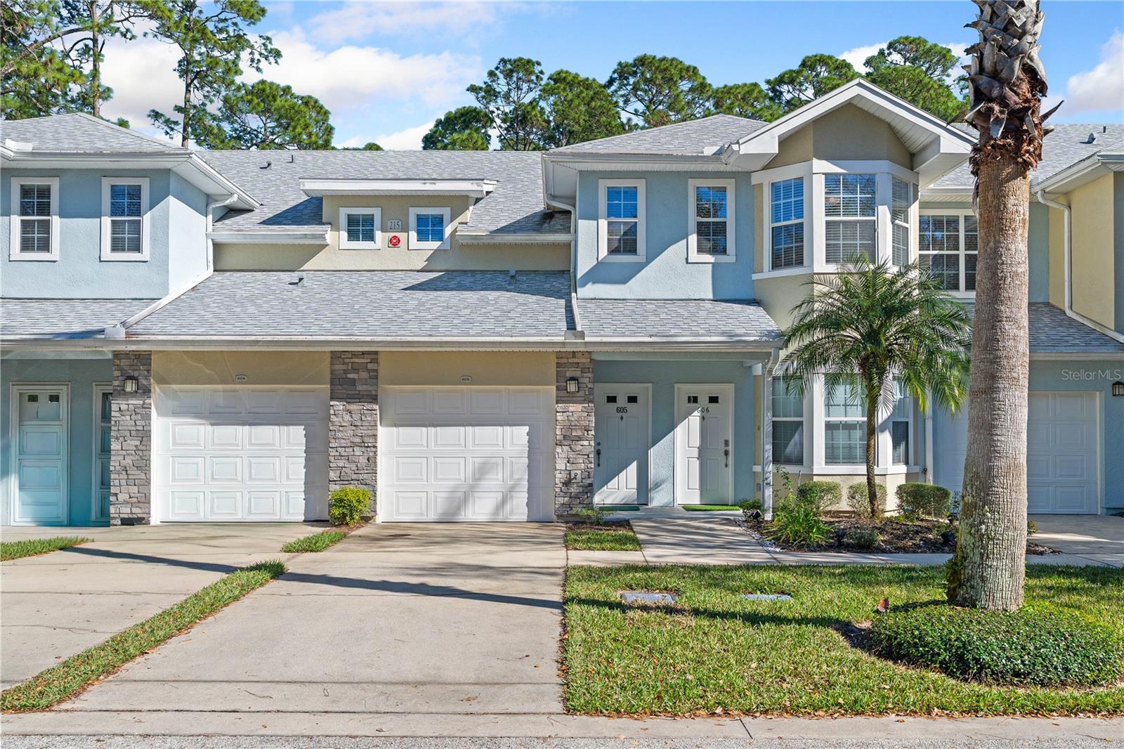 215 BAYBERRY CIR #605