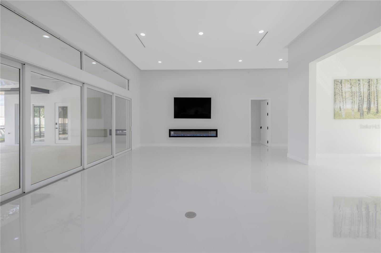 6 Rockne Ln Property Photo 10
