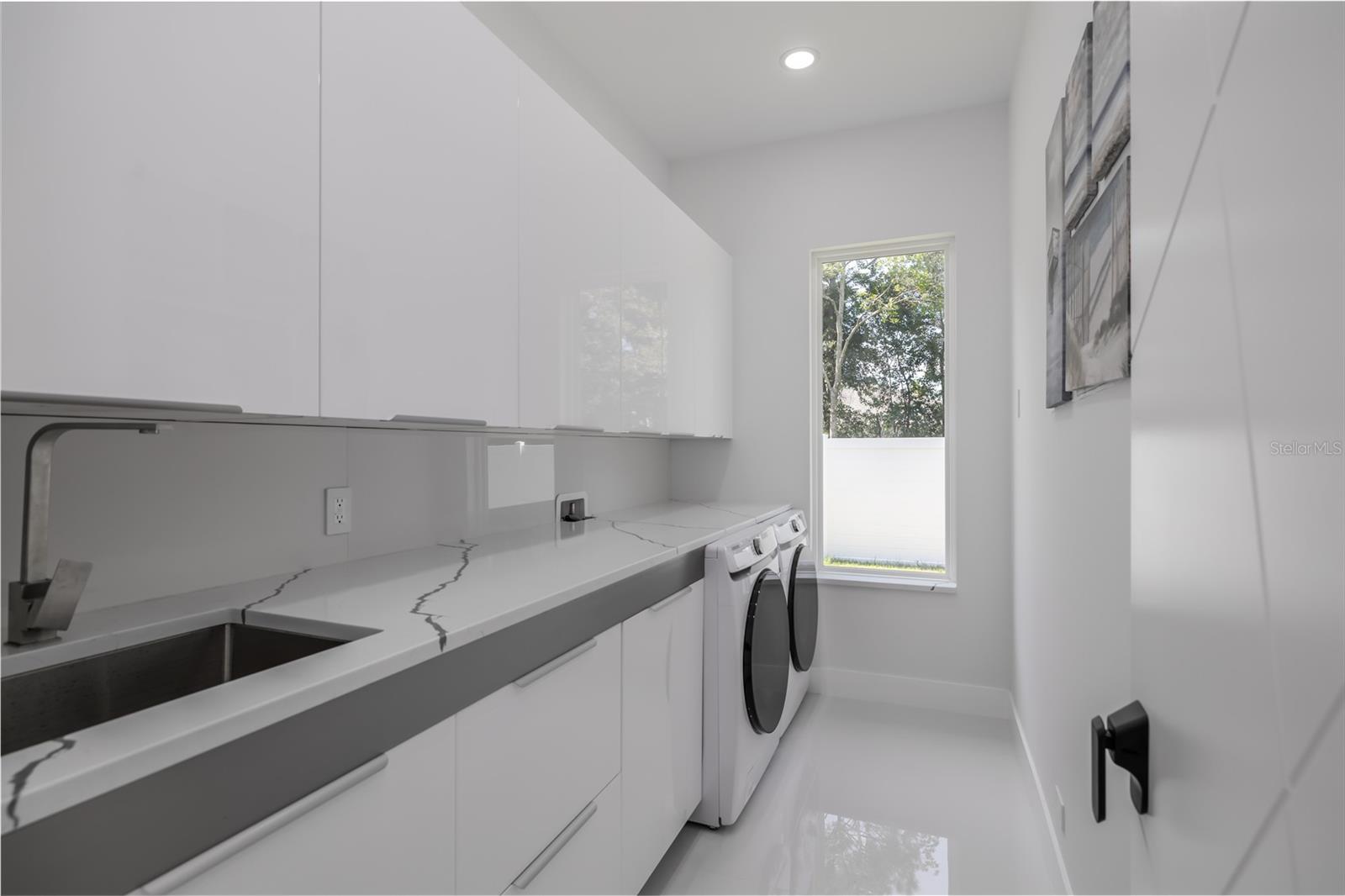 6 Rockne Ln Property Photo 20