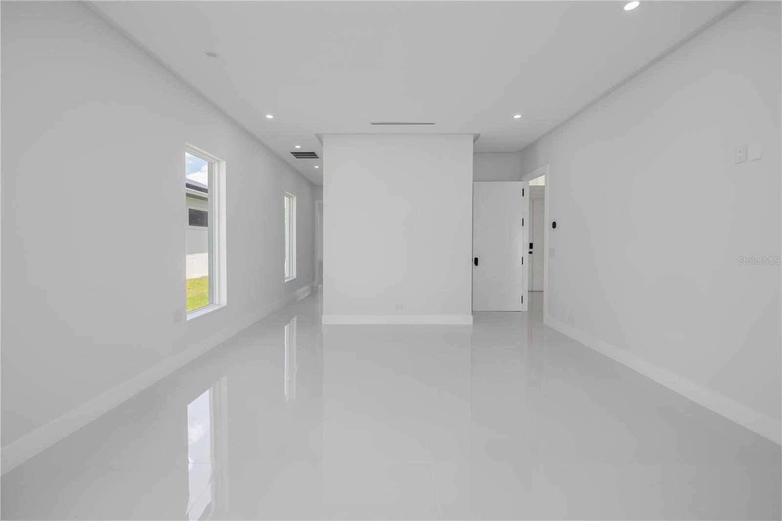 6 Rockne Ln Property Photo 23