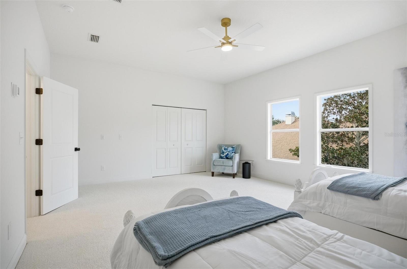41 Old Oak Dr S Property Photo 32
