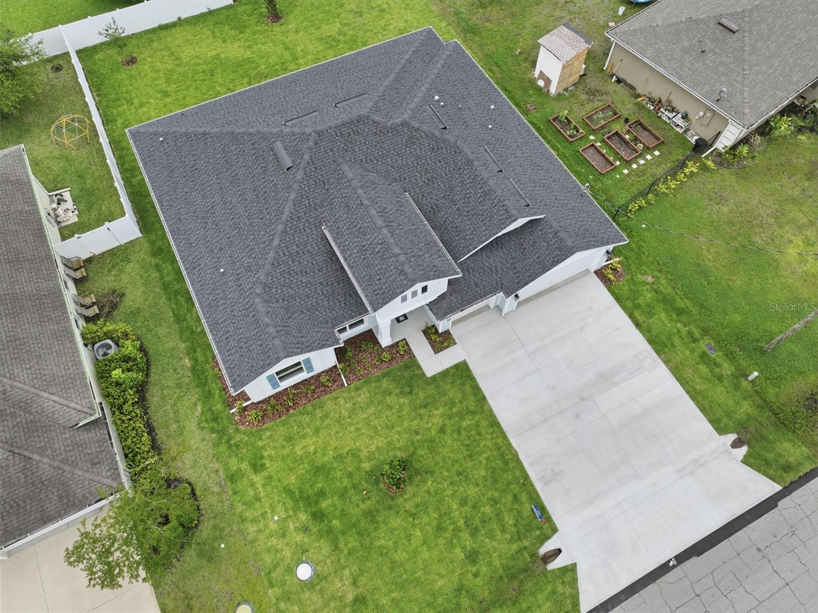 15 Eric Dr Property Photo 5