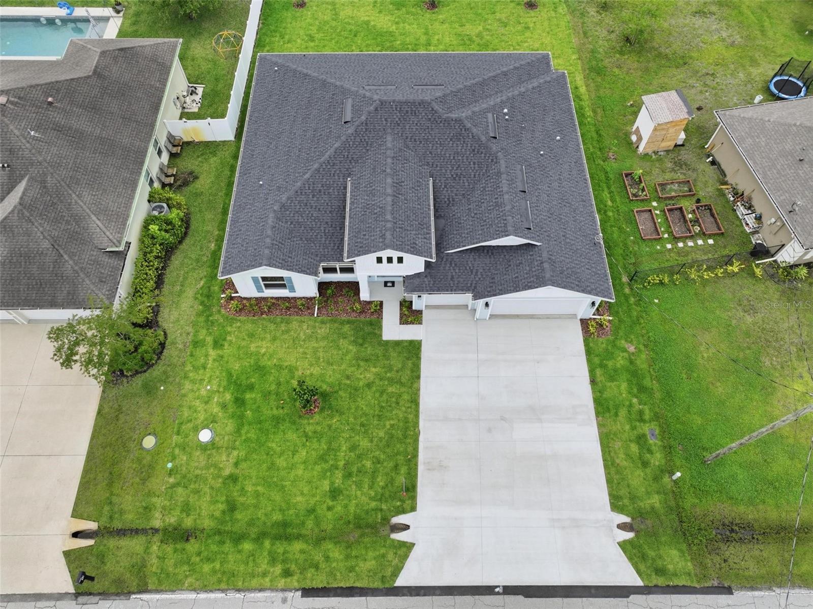 15 Eric Dr Property Photo 6