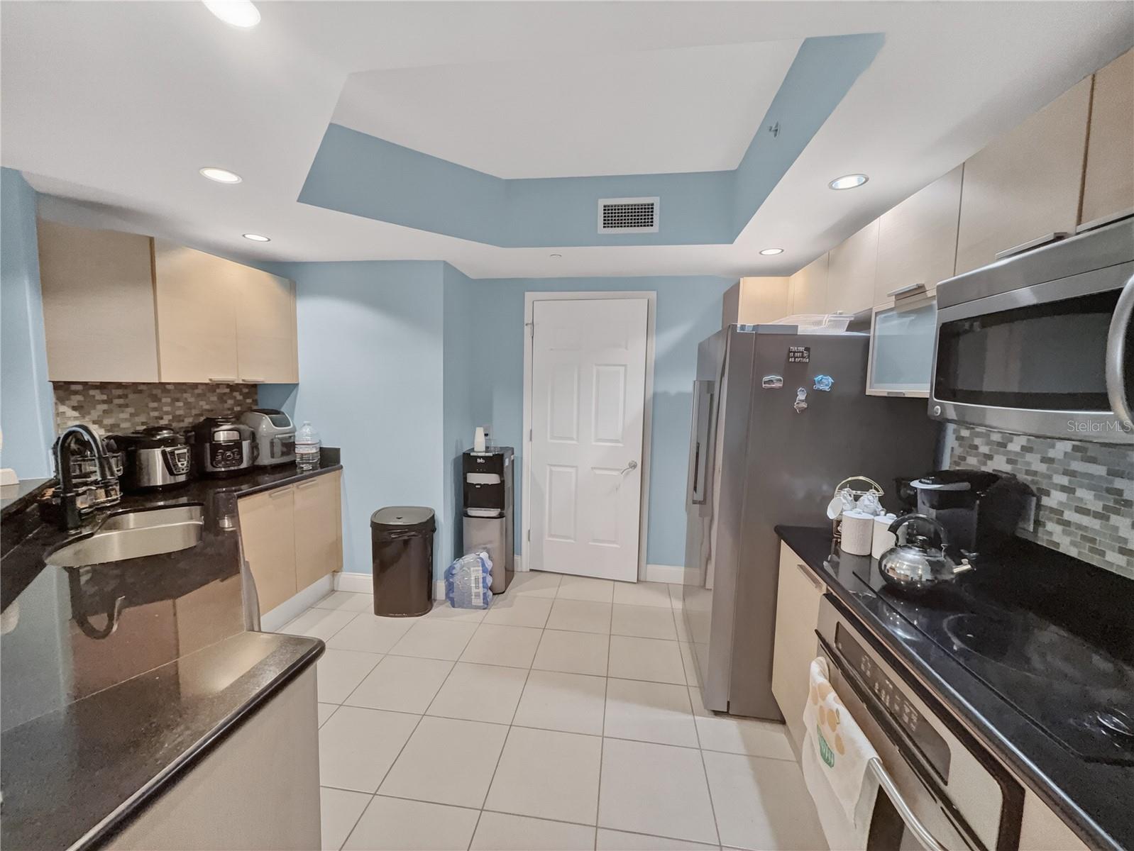 231 Riverside Dr #208-1 Property Photo 7