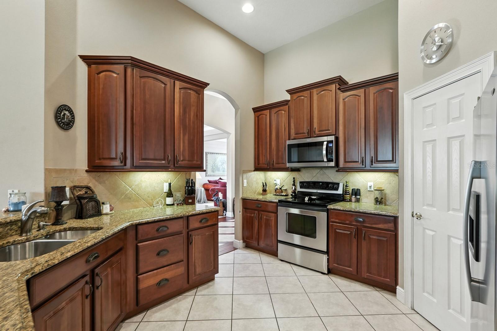 836 Wood Briar Loop Property Photo 14