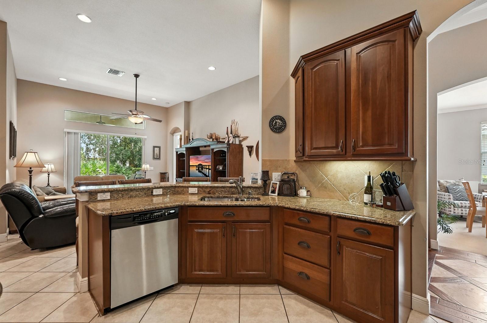 836 Wood Briar Loop Property Photo 16