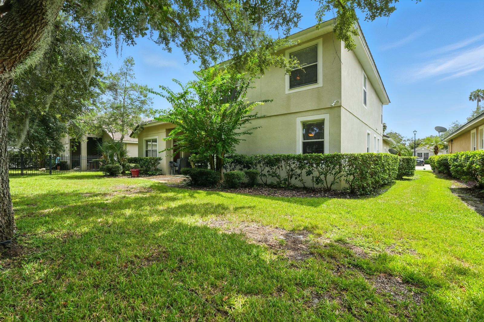 836 Wood Briar Loop Property Photo 33