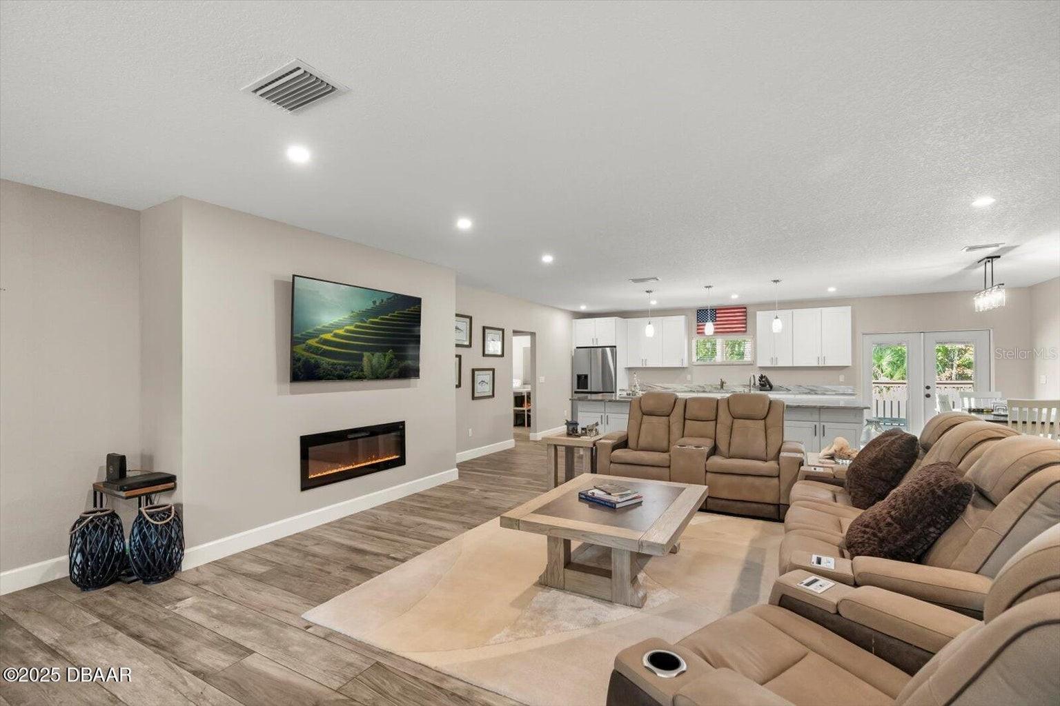 2995 Ragis Rd Property Photo 2