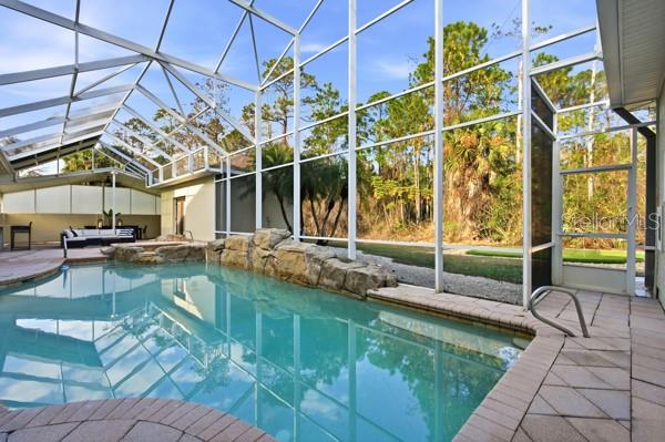 18 Foxfords Chase Property Photo 4