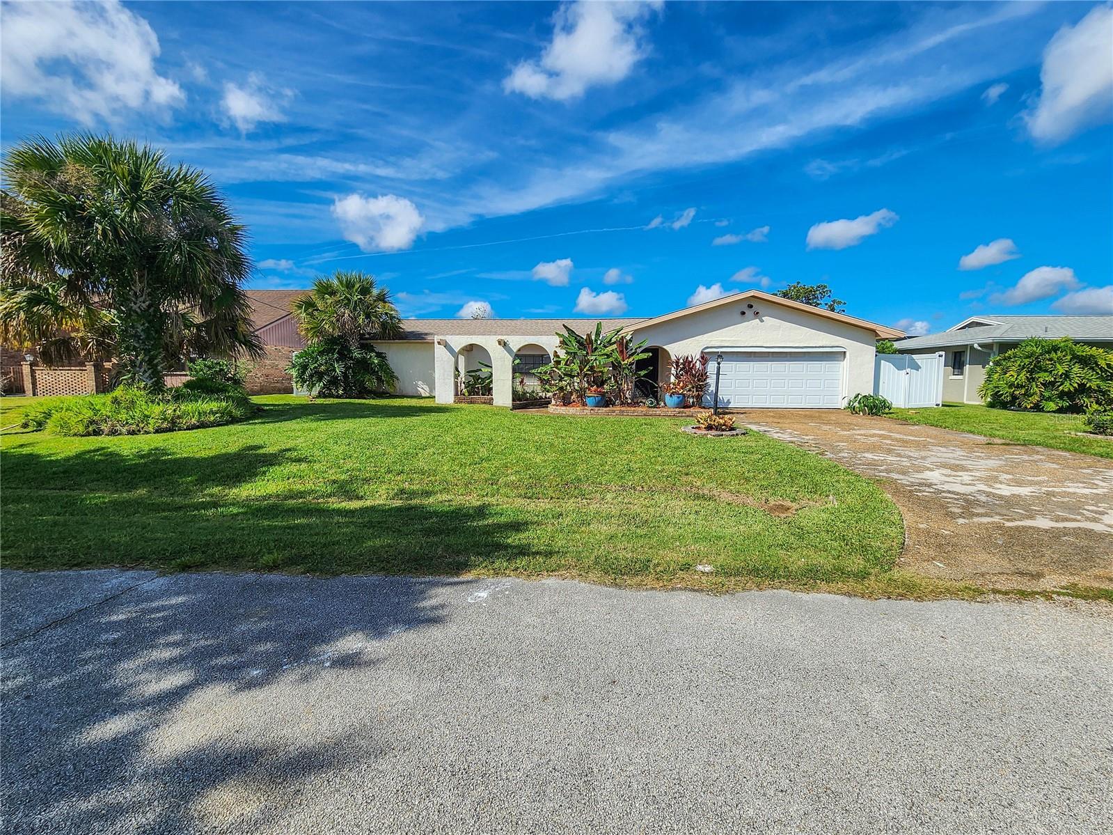 24 Claridge Ct S Property Photo 1