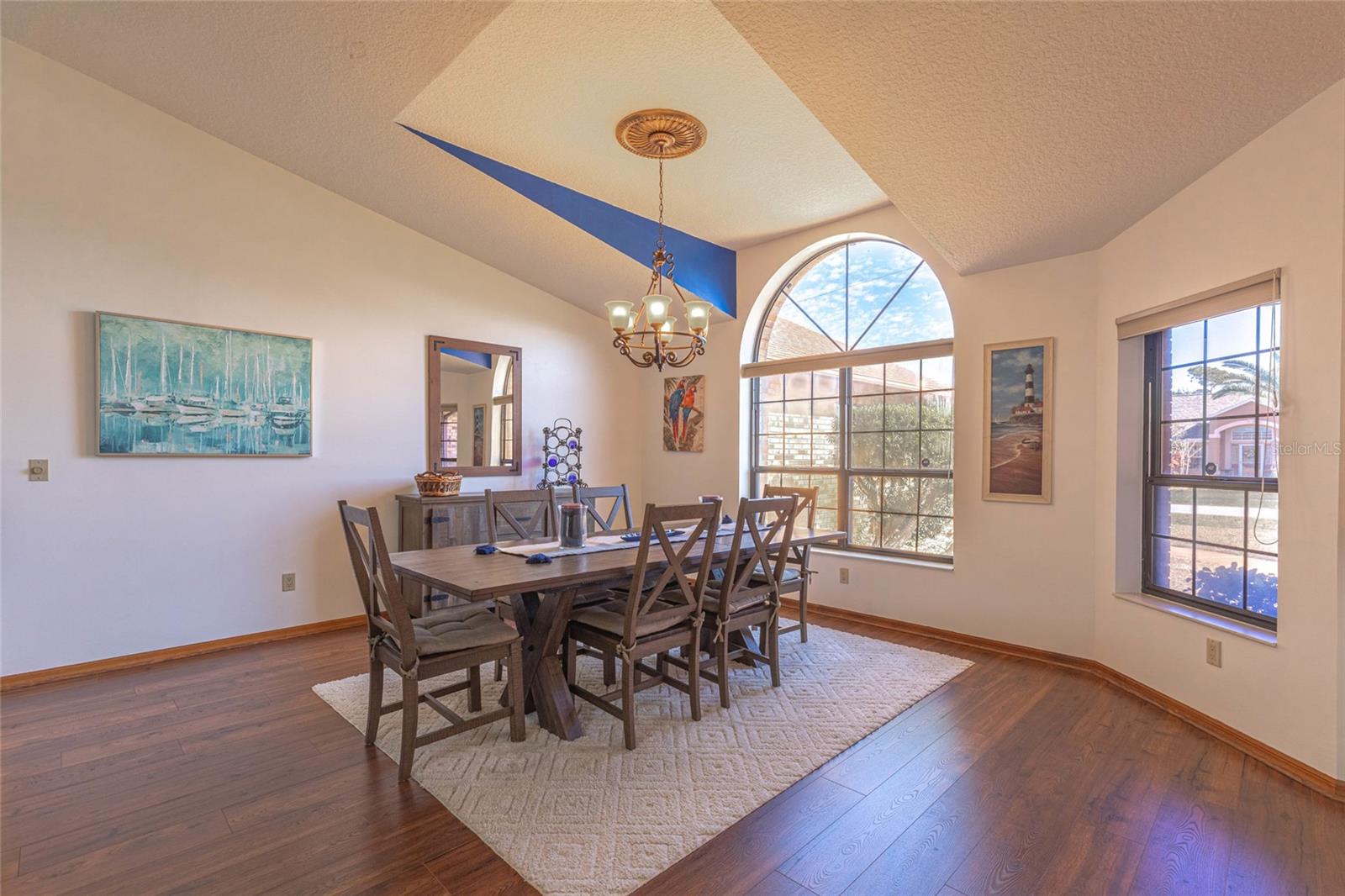 27 Cherrytree Ct Property Photo 8