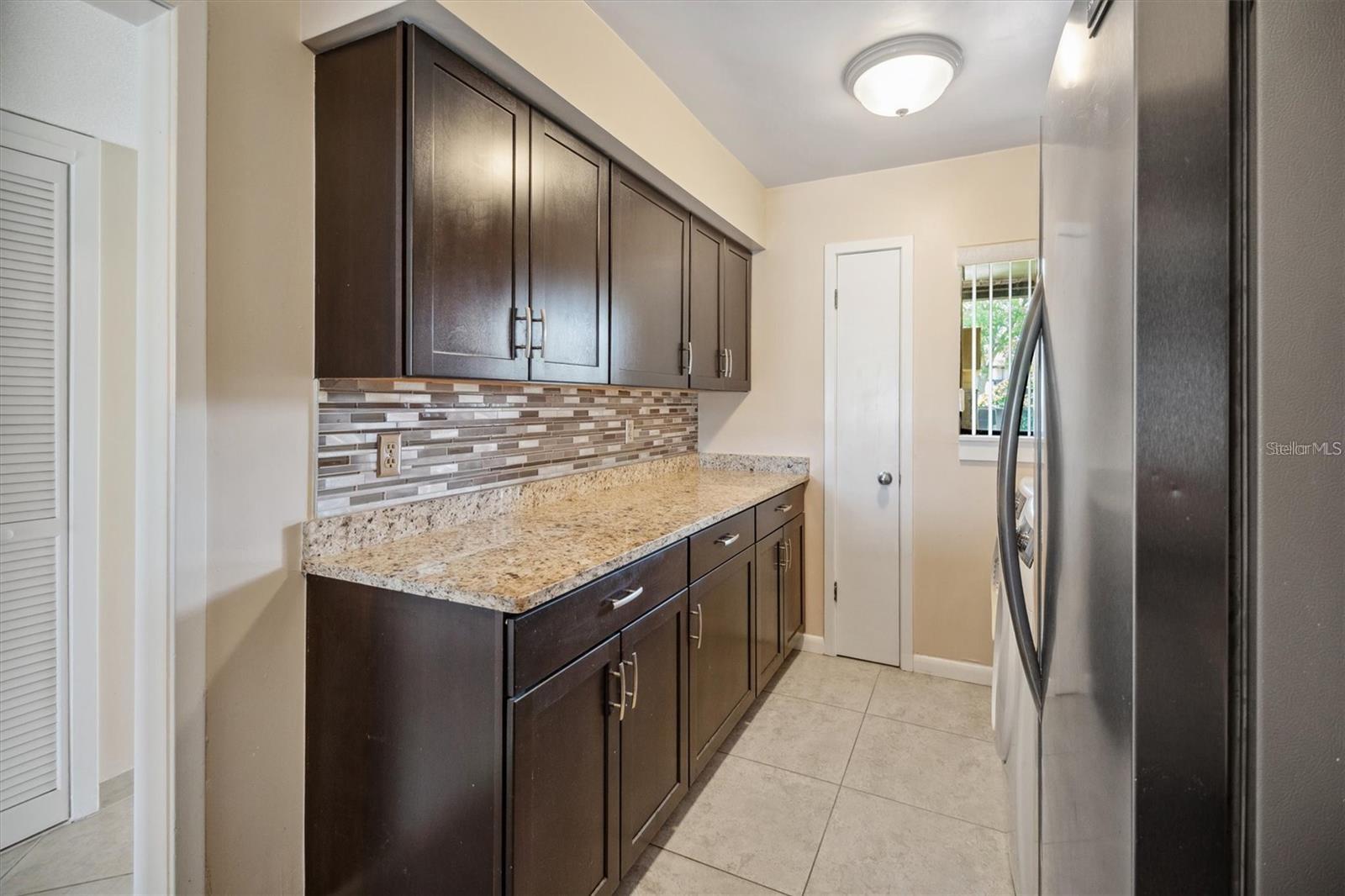 44 Club House Dr #105 Property Photo 6
