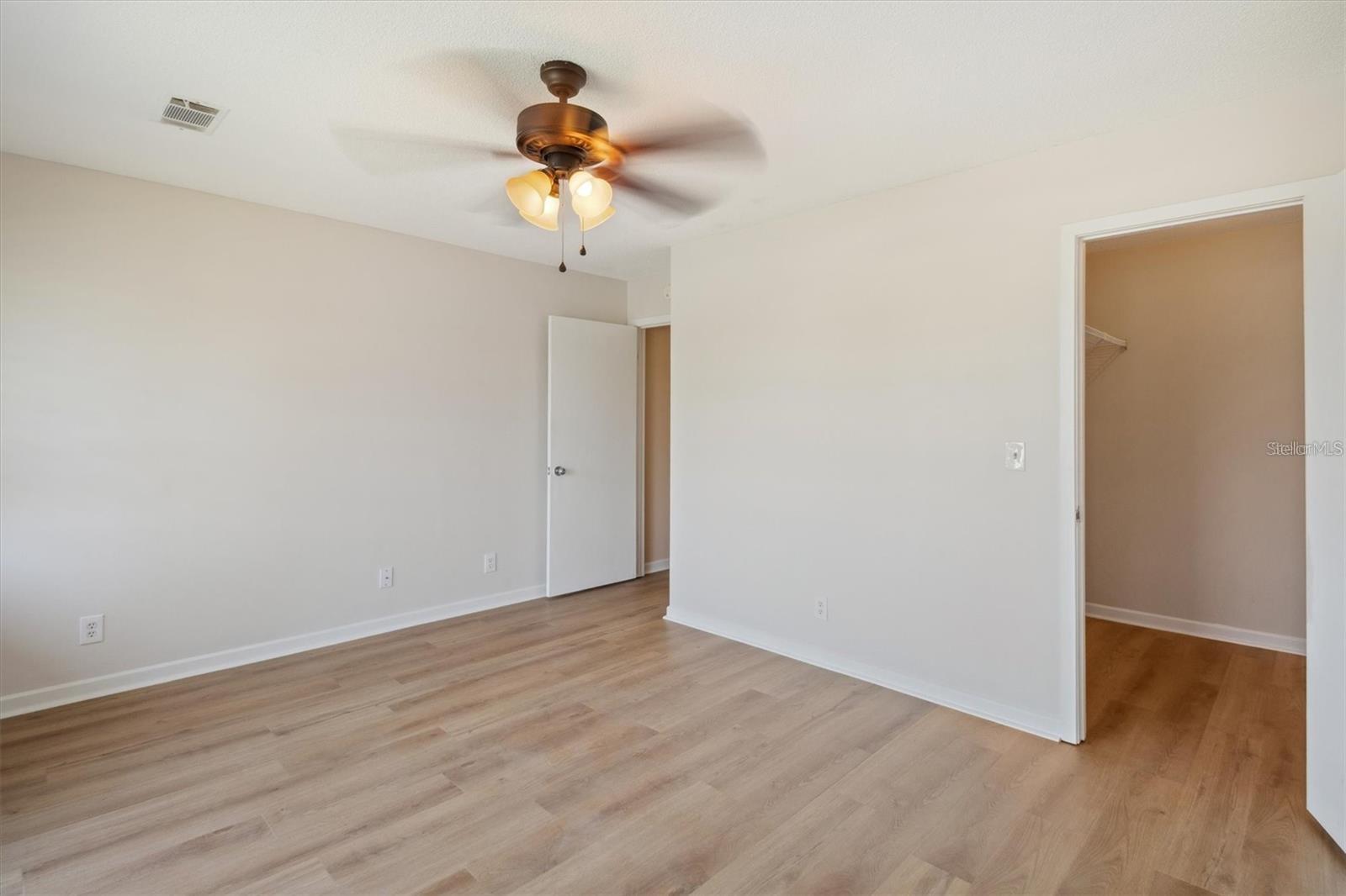 44 Club House Dr #105 Property Photo 21