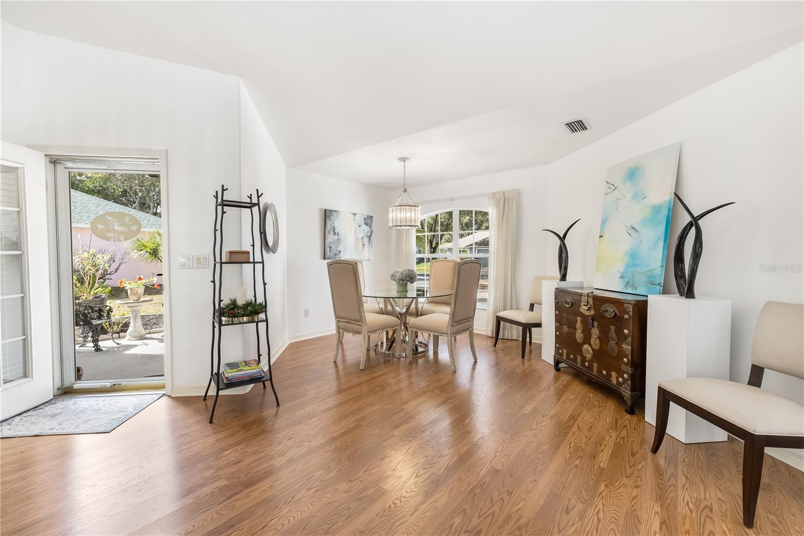 9 Sherrington Dr Property Photo 8