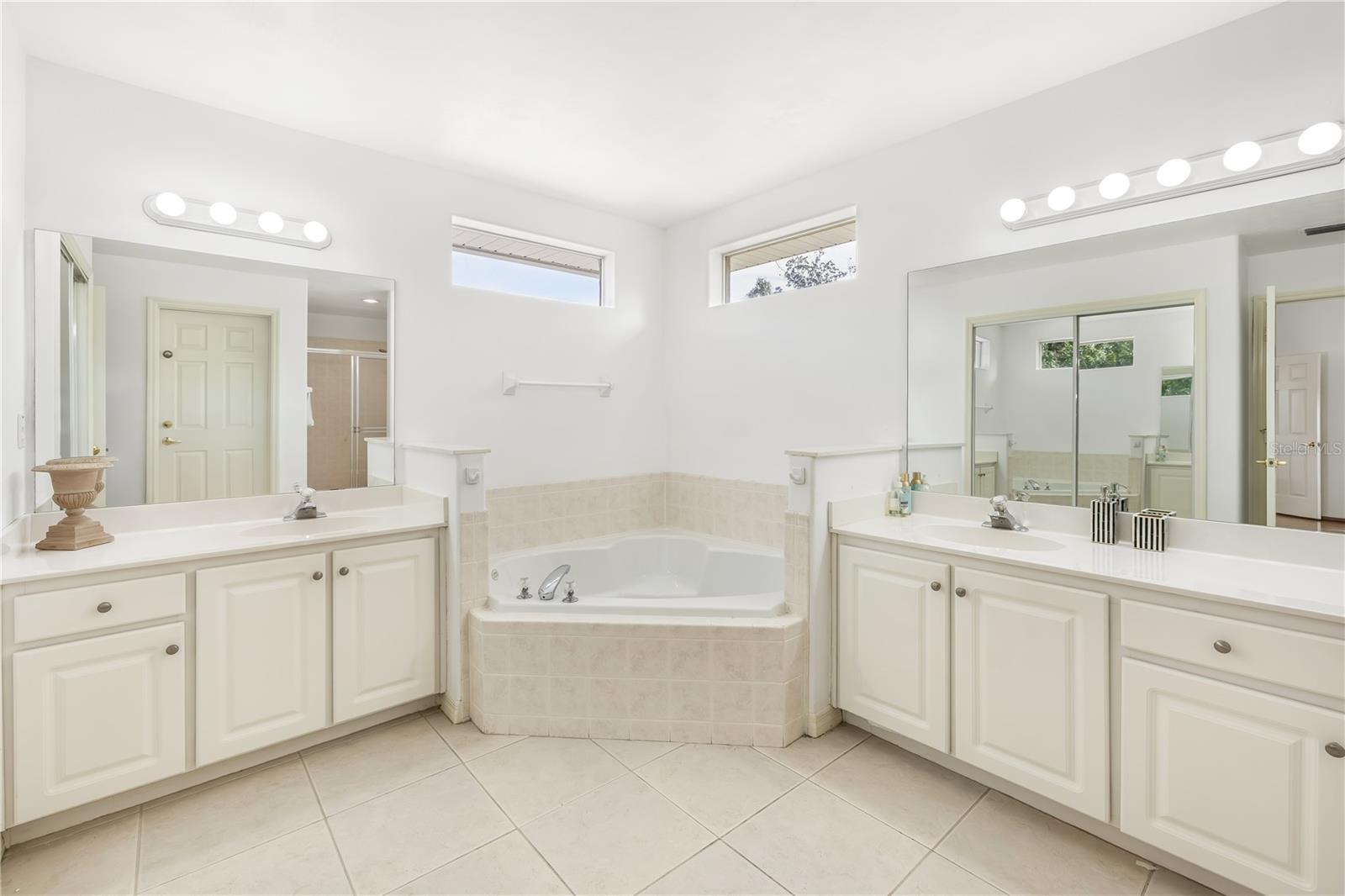 9 Sherrington Dr Property Photo 16