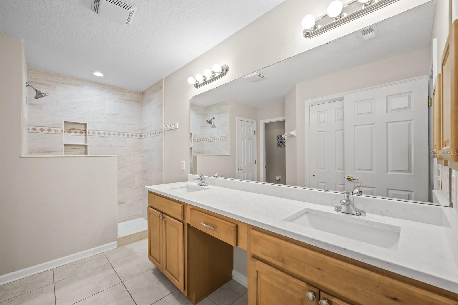 466 Wooded Crossing Cir Property Photo 26