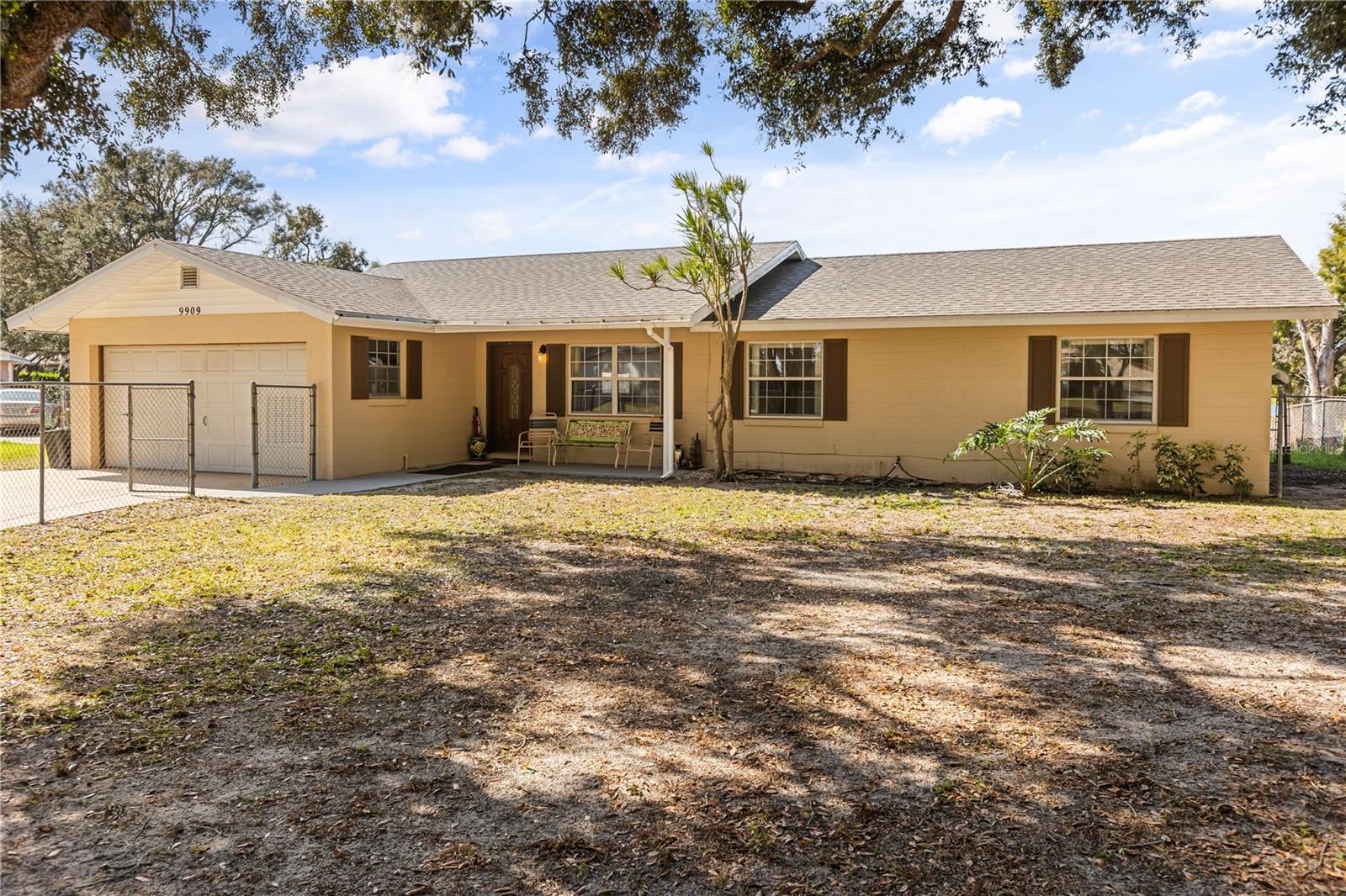 9909 Jacaranda Ave Property Photo 2