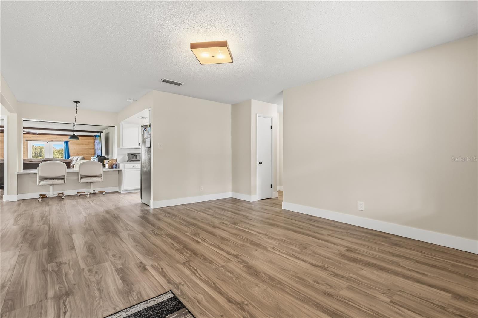 9909 Jacaranda Ave Property Photo 3