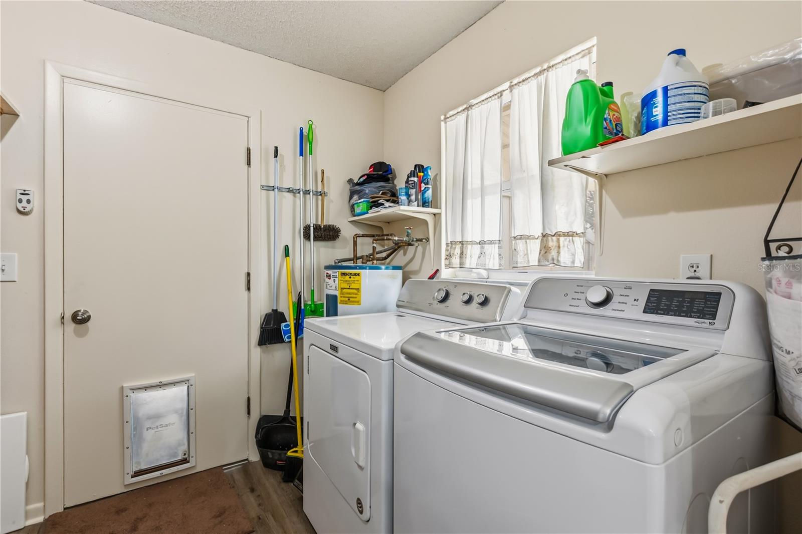 9909 Jacaranda Ave Property Photo 33